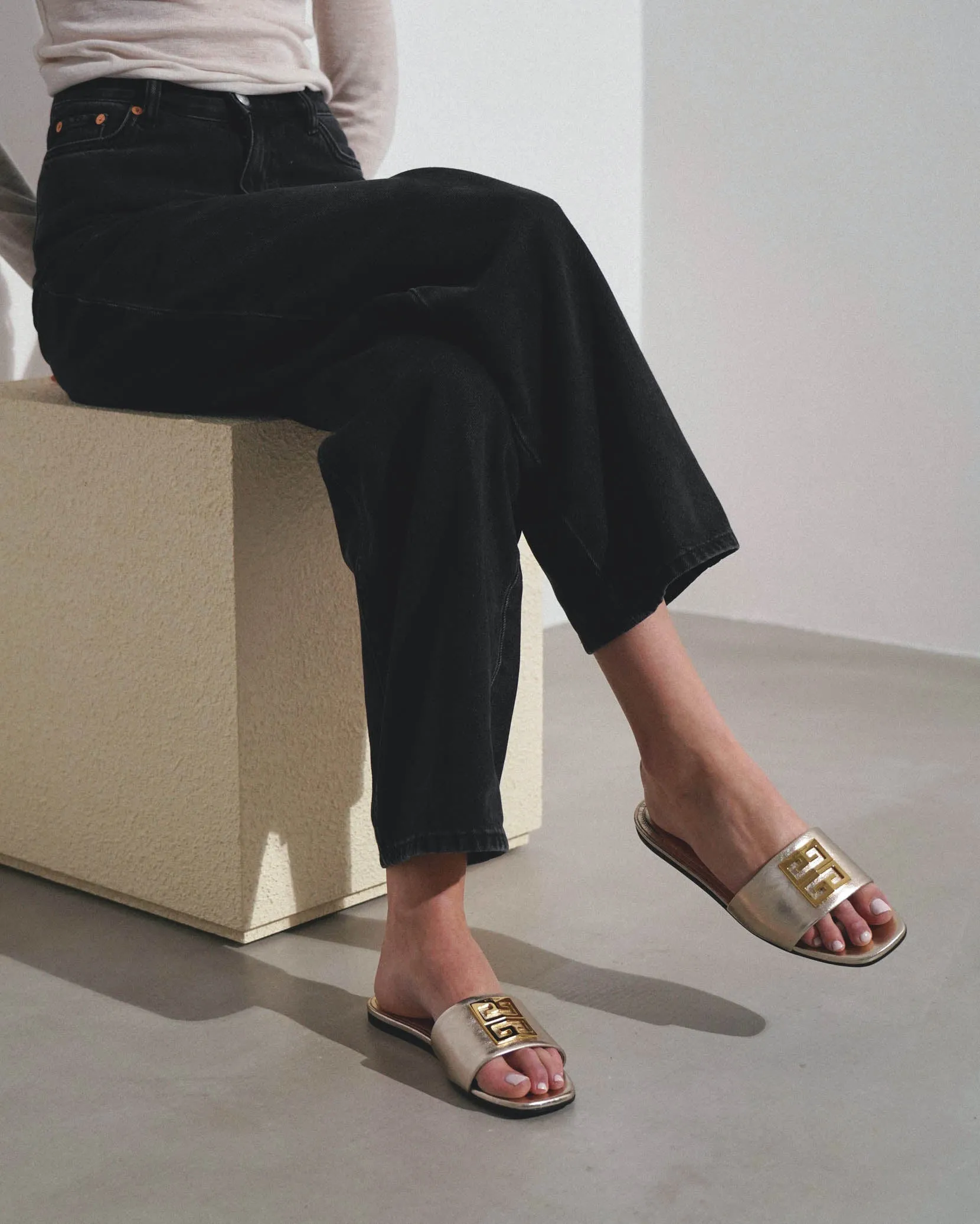 4G gold leather flats