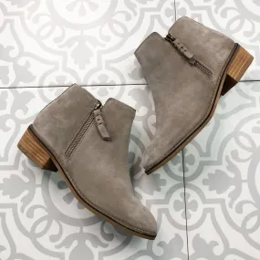 Blondo Waterproof Booties 7.5