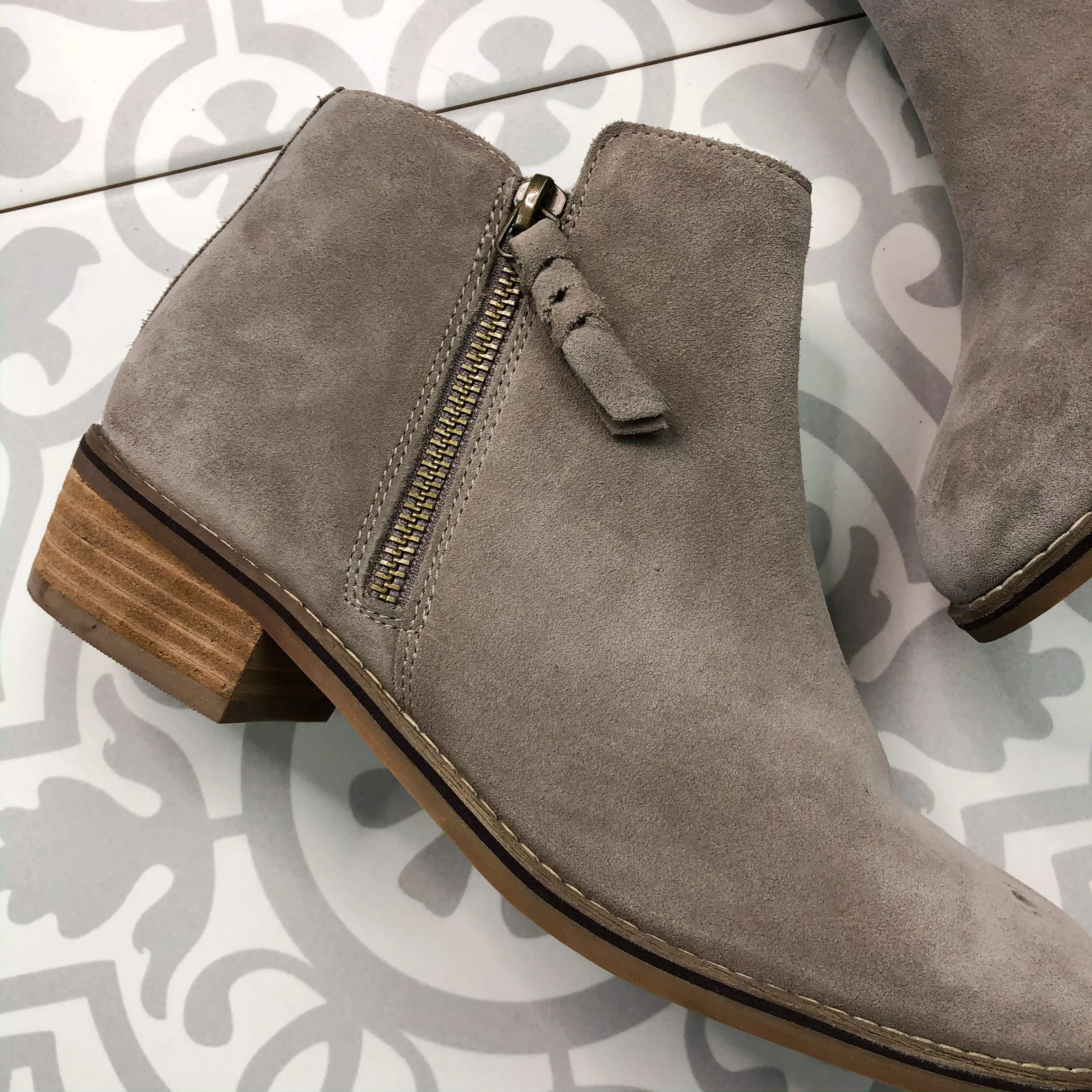 Blondo Waterproof Booties 7.5