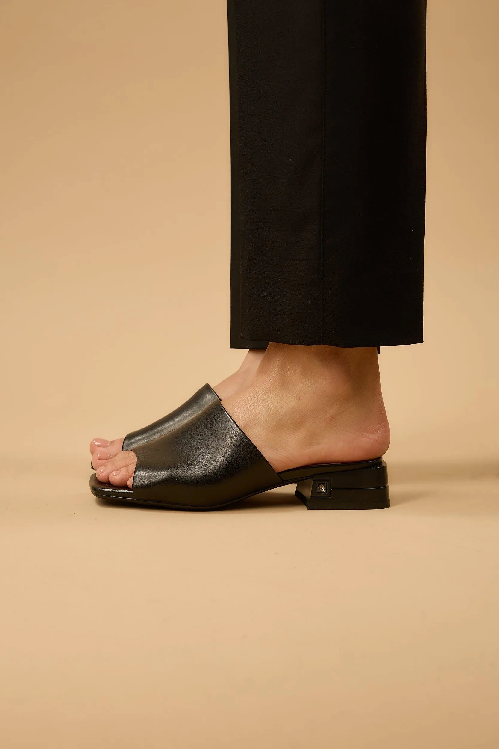 Emilia Black Matte
